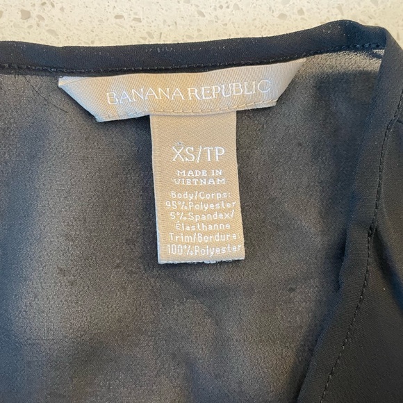 Banana Republic Black Sleeveless Keyhole Top With Sheer Yoke EUC - Picture 11 of 11